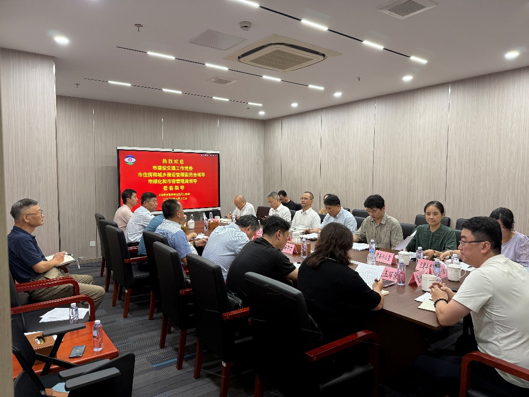 会议室里的人们

AI 生成的内容可能不正确。